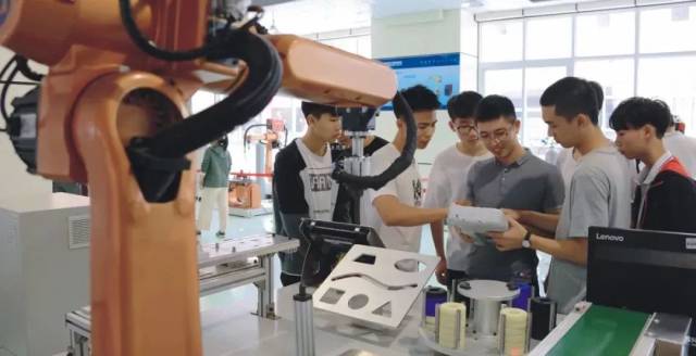 重磅喜讯！白云学院5个专业成色出众，获荐国家级一流专业建设评选